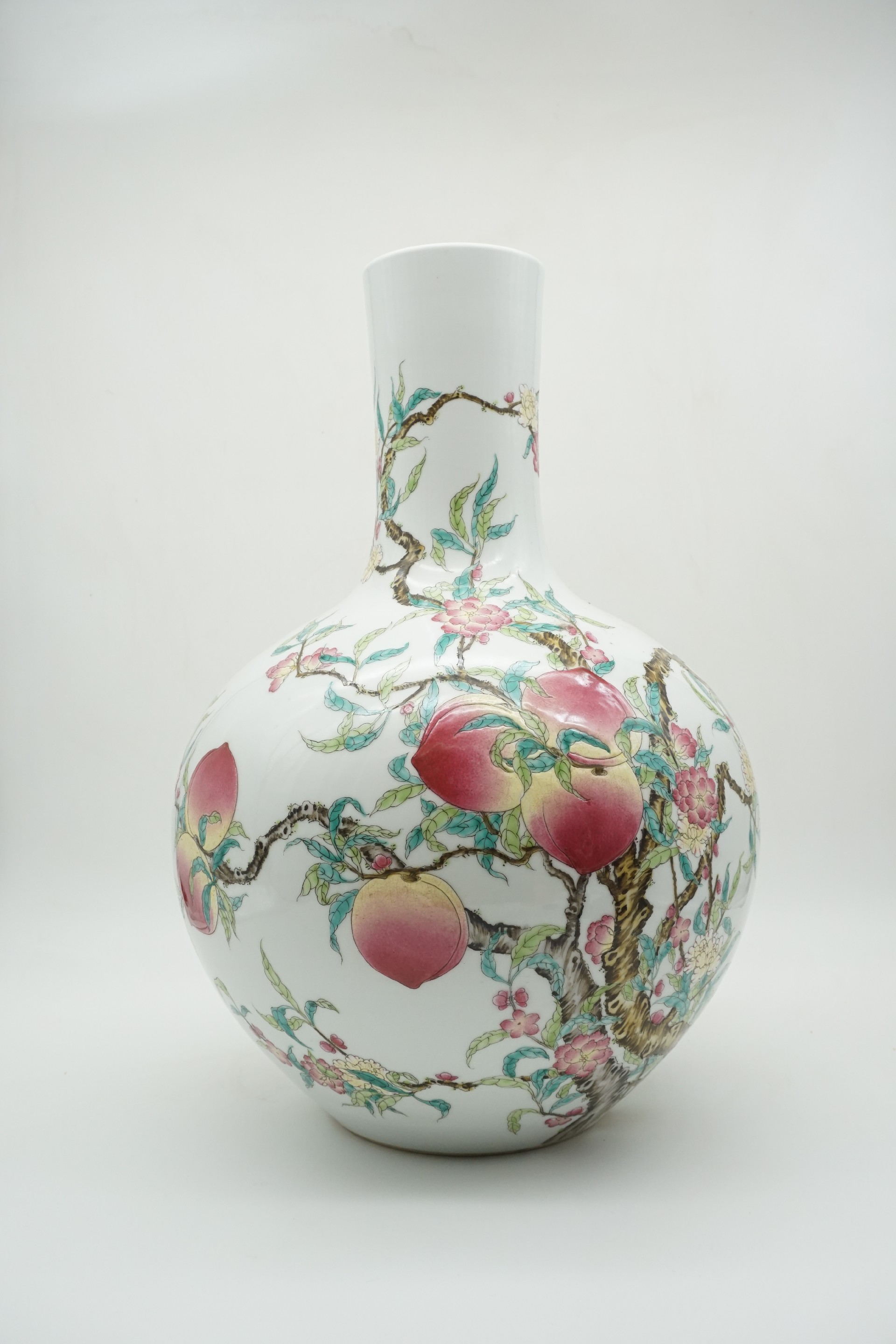 清代乾隆款粉彩寿桃天球瓶QD-080-古陶瓷器-风雅颂